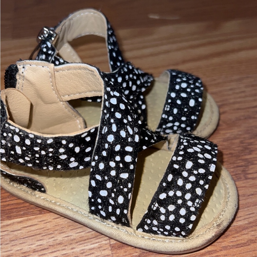Shoes - Picture 3 of 4